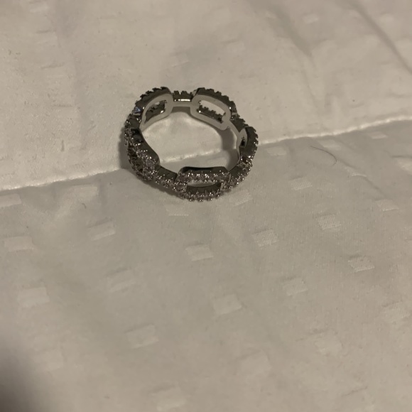 Silver ring - Picture 2 of 3